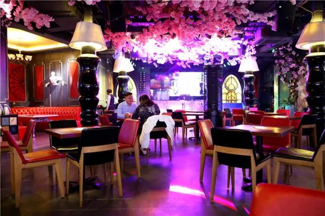 兰州小馆丨到这家店吃吃喝喝,得先喊一句"芝麻开门"