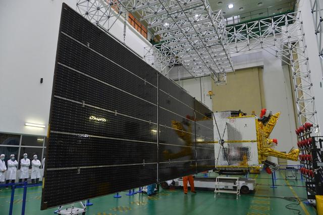 中国首颗高通量通信卫星实践13号投入使用