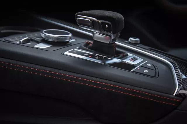 深藏不露 | 奥迪 RS 4 Avant