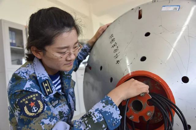 看完这条推送,你被这群海军女科技干部圈粉了吗?