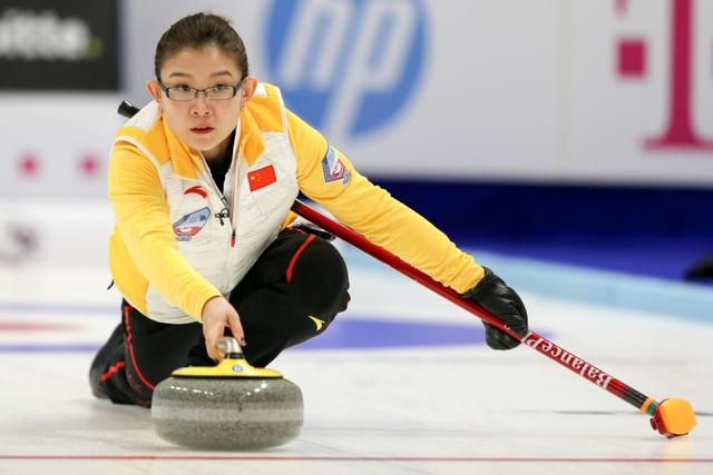 平昌冬奥会冰壶落选赛中国女队7-6逆转捷克 男队7-4