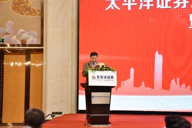 厉害了!五大重磅经济学家齐聚昆明,告诉你你的