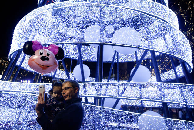 从圣诞消费感受欧洲经济冷暖|瑞典克朗|债务危