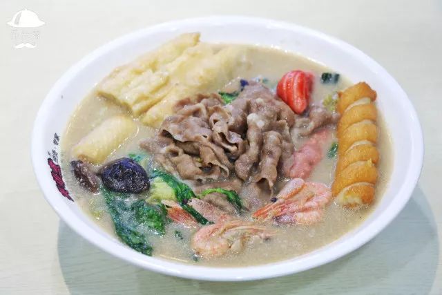 江湖上流传着一碗麻辣烫的传说,从哈尔滨火到