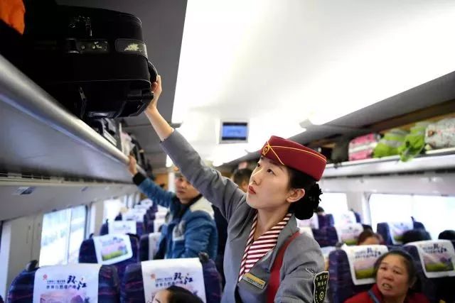 两名90后列车长带你感受不一样的春运