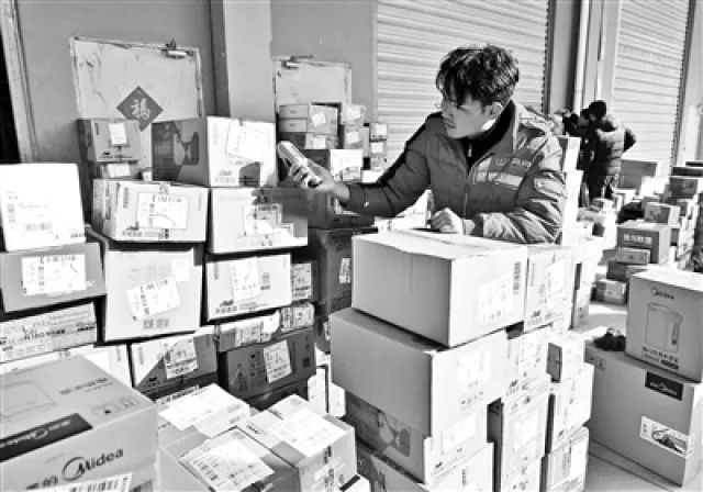 新闻早点听|复兴号来渝 重庆到深圳可节省15