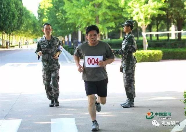 轻伤不下火线的他,晋升少将