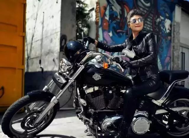 这个春节取消屏蔽,邀请父母做你的圈内人|旗