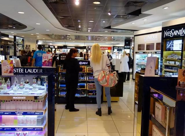 留学生曝光免税店针对中国游客的潜规则,外国