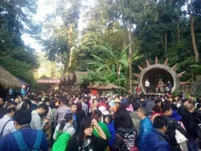 史上最堵!百万大军春节突袭版纳,多地沦陷!还有大批人马在前进