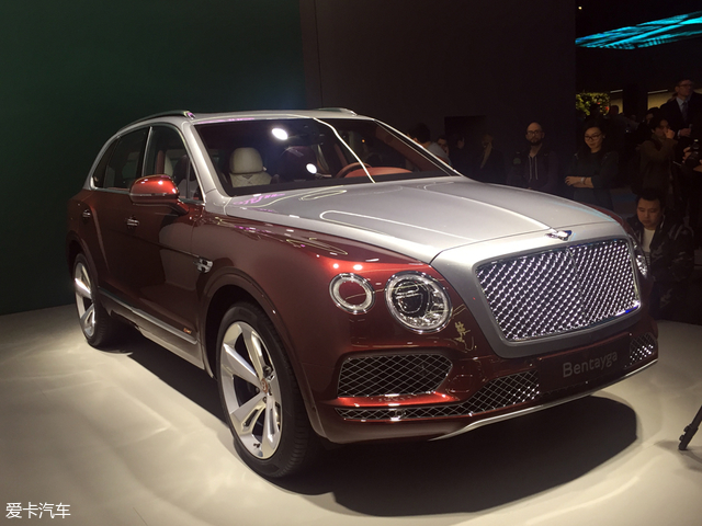 日内瓦车展：宾利添越插电混动版发布