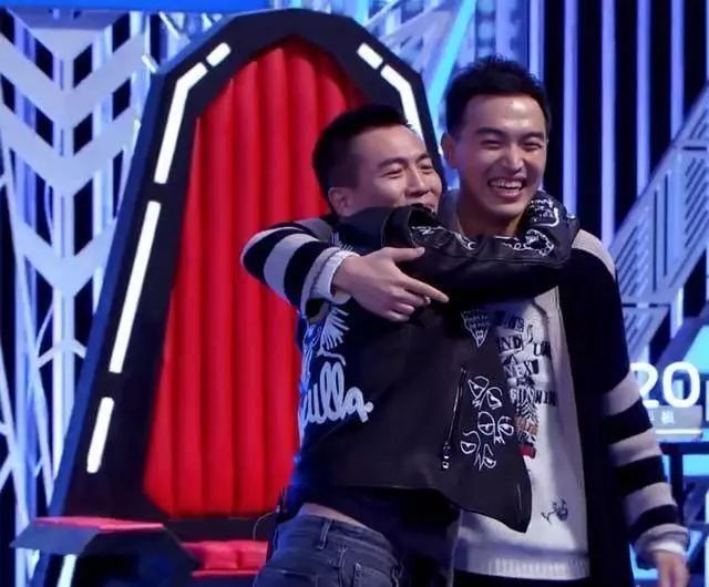 国足被损到家,连黄健翔都被带沟里…这回,网友反倒帮国足说话了