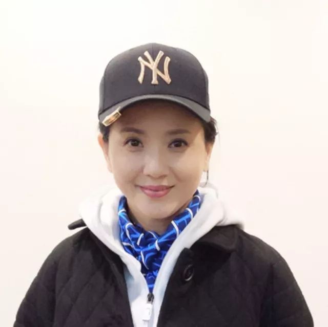 她20岁险些毁容力压刘晓庆却错失影后低调守寡十多年二婚美满又幸福