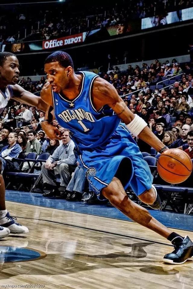 nba历史及现今,有几个球员的第一步突破很有特点.