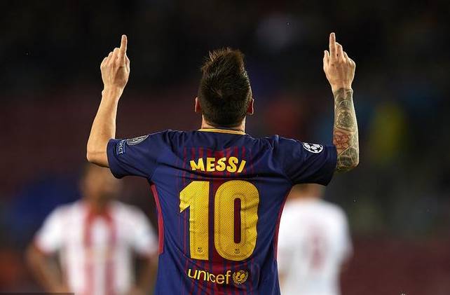 球员年薪榜出炉:梅西4300万欧领跑 前十中超占