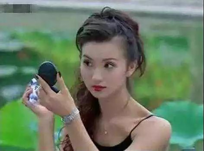 这些明星出道前的老照片 你能认出来哪几个呢