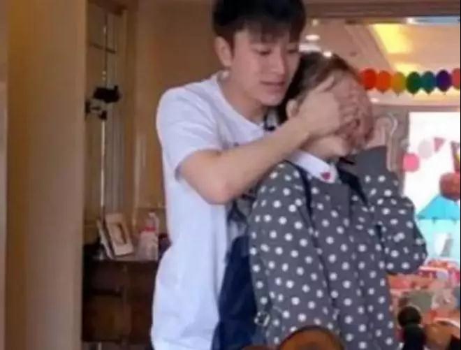 贾乃亮最令人心疼的是:直到最后一刻也要护她周全