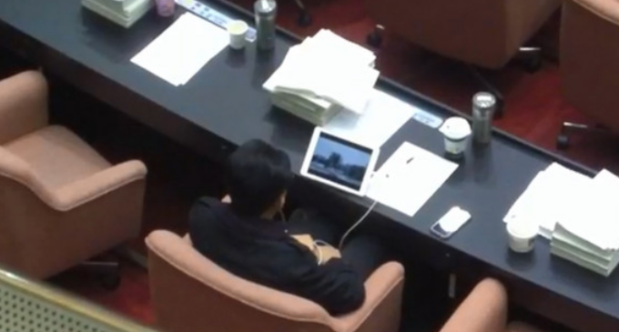 民进党民代开会看电影 还呛声:不想听国民党念经