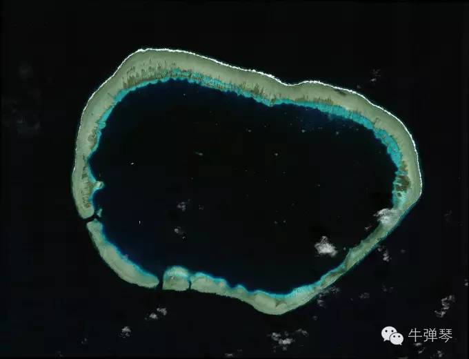 上图是2012年1月24日美济礁照片,应该是填海种岛前。