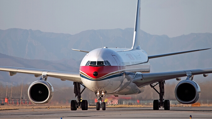 一财研选|政策利好、油价上涨哪家强,航空板块
