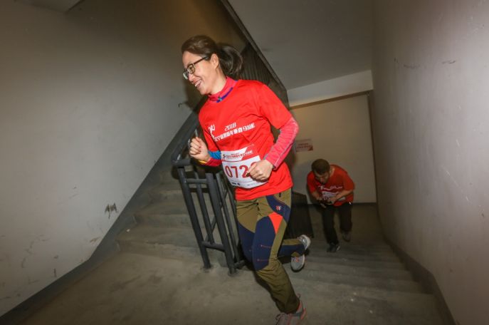 厉害!2018辽宁省迎新年垂直马拉松赛,冠军12分