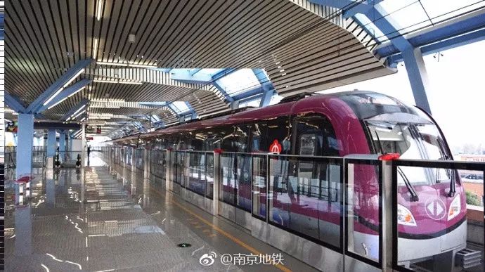 宁和城际s3今晨正式开通,实拍晨曦中的地铁过江,美翻了!