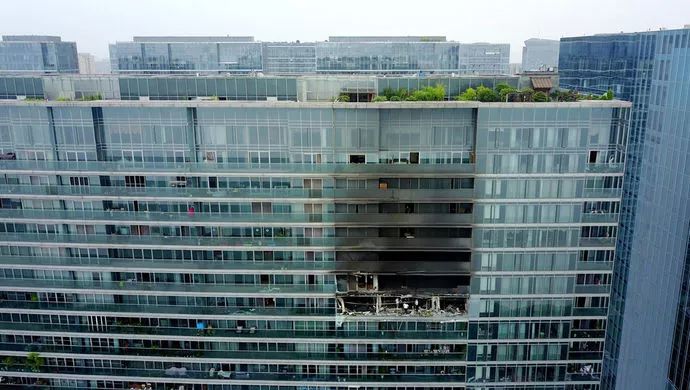 记者亲历 杭州保姆纵火案 首次开庭中止风波:那