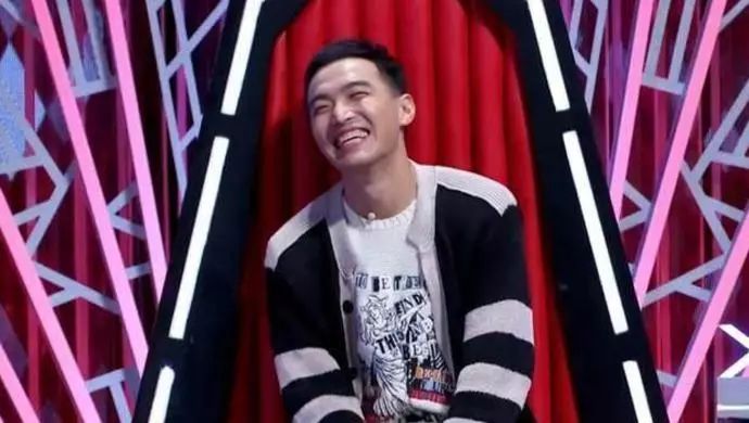 国足被损到家,连黄健翔都被带沟里…这回,网友反倒帮国足说话了