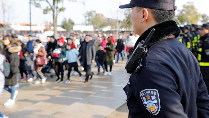 今年春节上海再次实现烟花爆竹零燃放、烟花爆