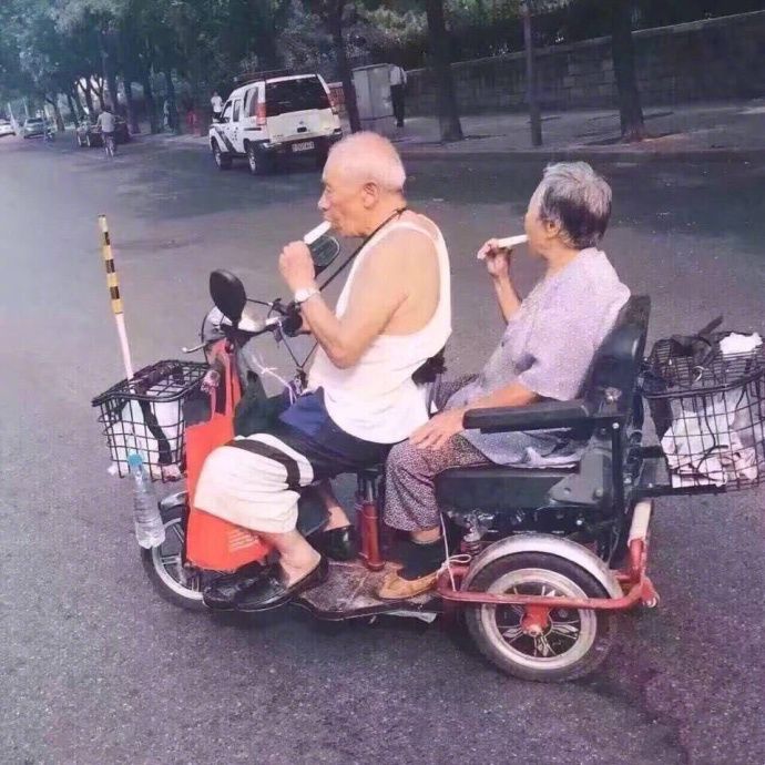 1000万赞的抖音视频,看哭无数人:出轨横行的年