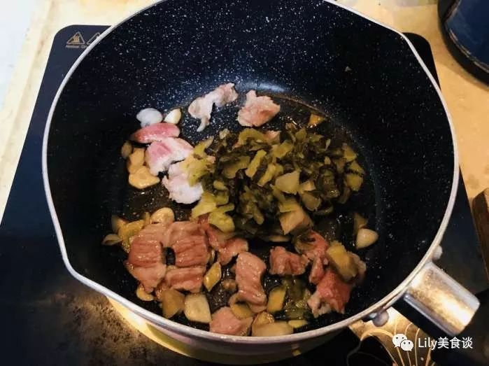 下雪天早上来一碗这面,暖暖的,舒服糯米粢饭图片