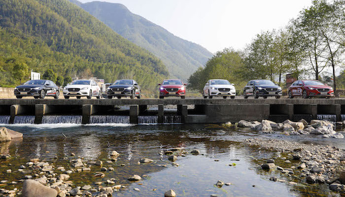 跟着全新名爵6挑战了下“皖南318”的72弯