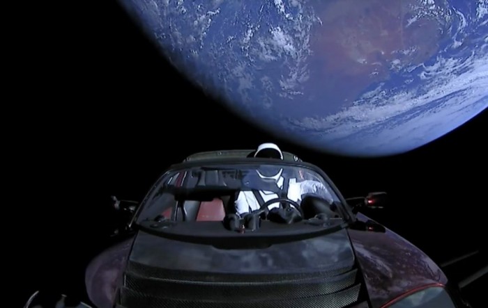 猎鹰重型火箭发射成功特斯拉roadster正在努力赶往火星