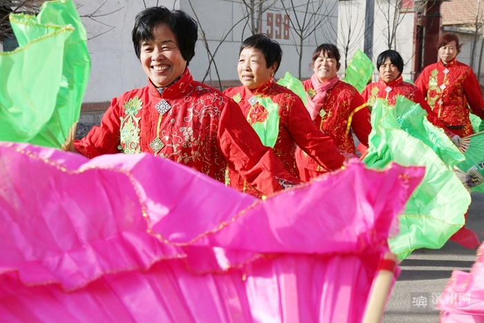 博兴县纯化镇杨家村扭秧歌 迎新年