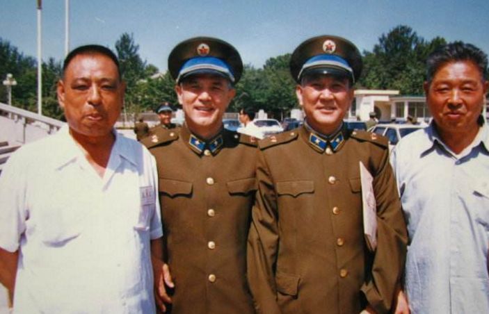 那位70岁驾驶苏-30飞出眼镜蛇动作的老将军,默