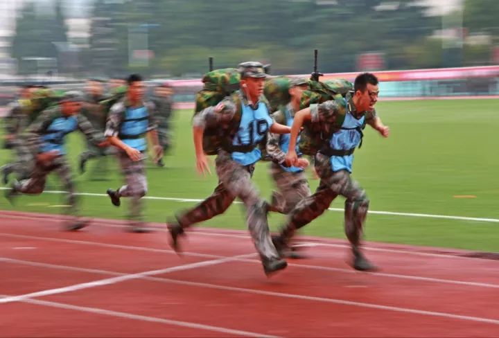 【攻略】准排长们必须掌握这八大军事技能， 才能“大吉大利，今晚吃鸡！”