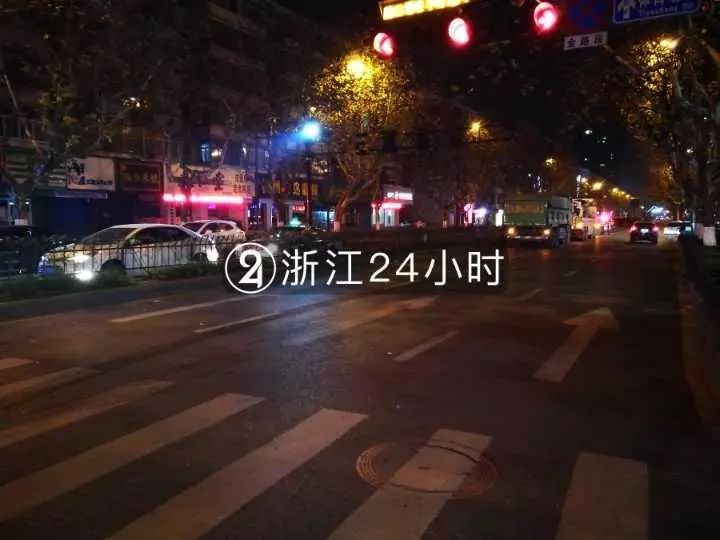 昨夜,杭州市中心突发惨烈车祸!电动车被工程车带倒,一地血迹