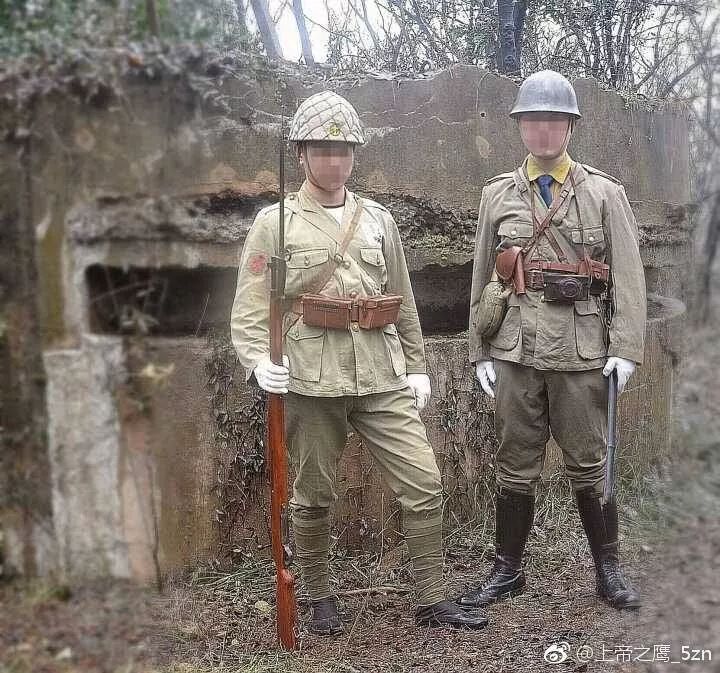 怒了!两男子在抗战遗址前扮日本兵拍照,岂能拿