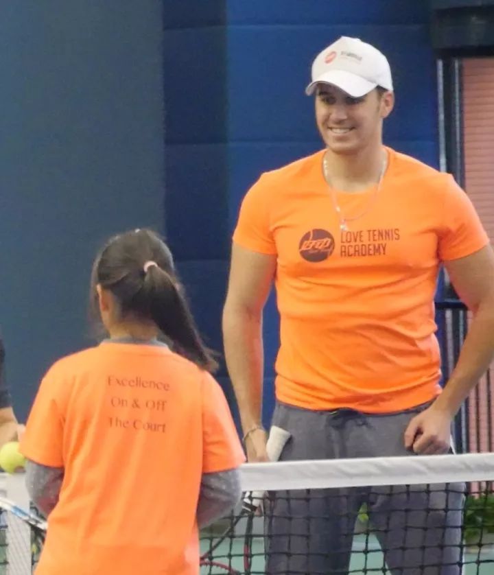 国际网球中心订场 OUxr-fypsqiz4306421.jpg