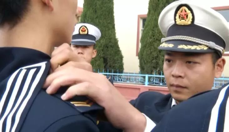 退伍季|海军航空兵版《我们不一样》 送给退伍老兵们!|海军|退伍老兵|我们不一样_新浪新闻