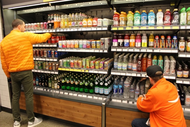 体验无人商店 Amazon Go:买了东西没付钱竟然