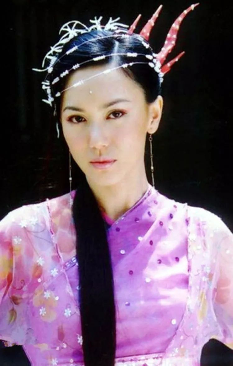 【好久不见】《倚天屠龙记》中的殷素素,现在长这样!