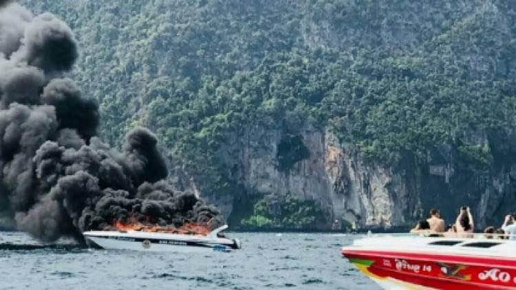泰国一载有中国游客快艇爆炸 致一死多伤(图)|