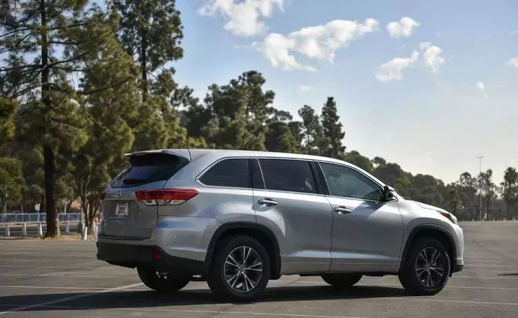 海外体验2018款汉兰达,同为乞丐版为何差异如