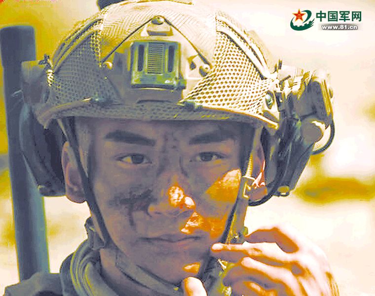 军迷福利来啦 军方权威点评红海行动中的特战利器