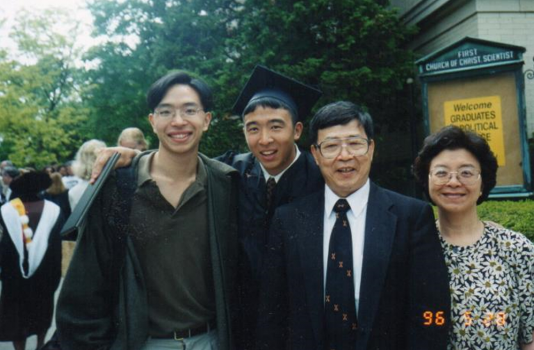  1996年的楊安澤（左二） 圖自楊安澤競選網站