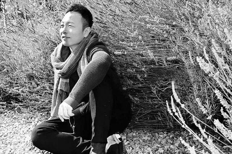 许巍新歌回归:胸中纵有万千沟壑,生活终是静水深流