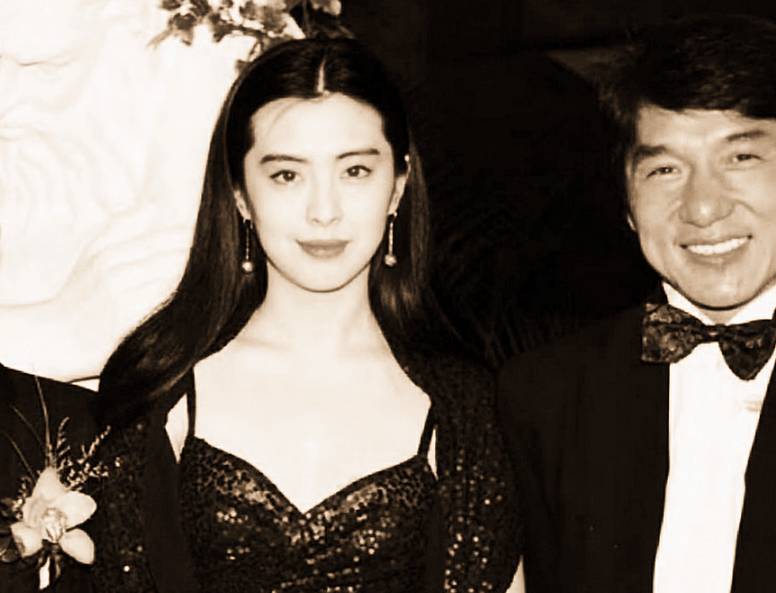 王祖贤两段情都被骂，盛世美颜年逾50却不婚的真相