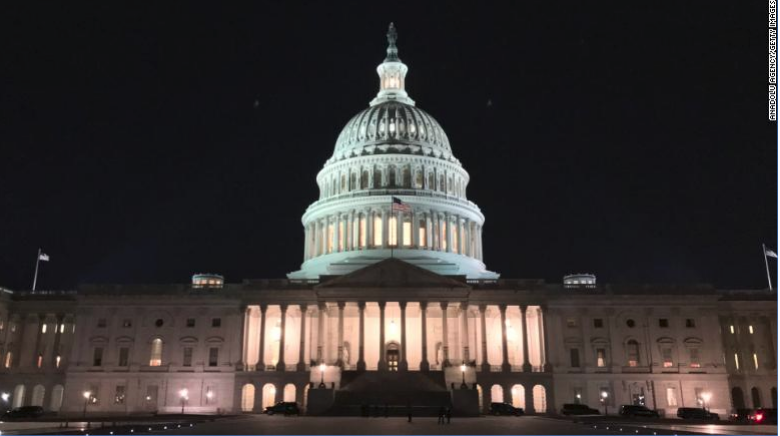 美国参众两院通过支出法案 政府停摆将结束