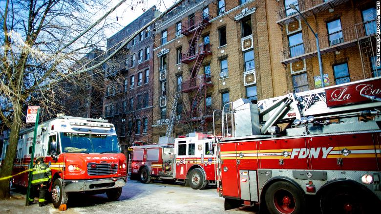 3岁小孩玩炉灶闯祸!纽约发生大火 12人未能跨